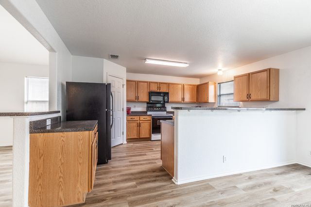 3304 Whisper Blf, Schertz, TX 78108