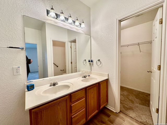 3304 Whisper Blf, Schertz, TX 78108