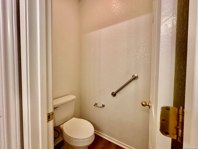 3304 Whisper Blf, Schertz, TX 78108