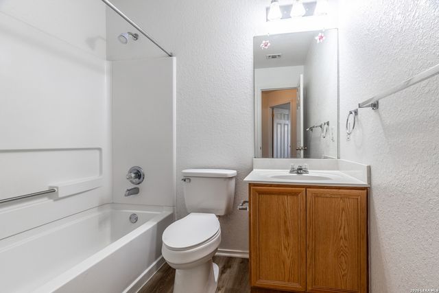 3304 Whisper Blf, Schertz, TX 78108