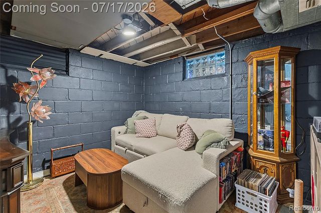 1616 N Vermont Avenue, Royal Oak, MI 48067