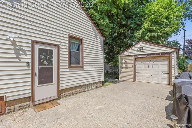 1616 N Vermont Avenue, Royal Oak, MI 48067
