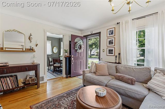 1616 N Vermont Avenue, Royal Oak, MI 48067