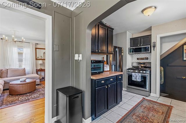 1616 N Vermont Avenue, Royal Oak, MI 48067