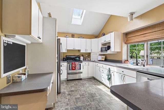 106 CONCORD RIDGE DR, Richlandtown, PA 18955