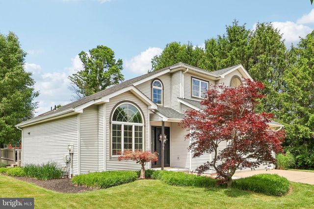 106 CONCORD RIDGE DR, Richlandtown, PA 18955