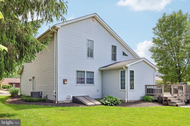 106 CONCORD RIDGE DR, Richlandtown, PA 18955