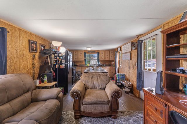 1013 Valencia Ct, Ashland City, TN 37015