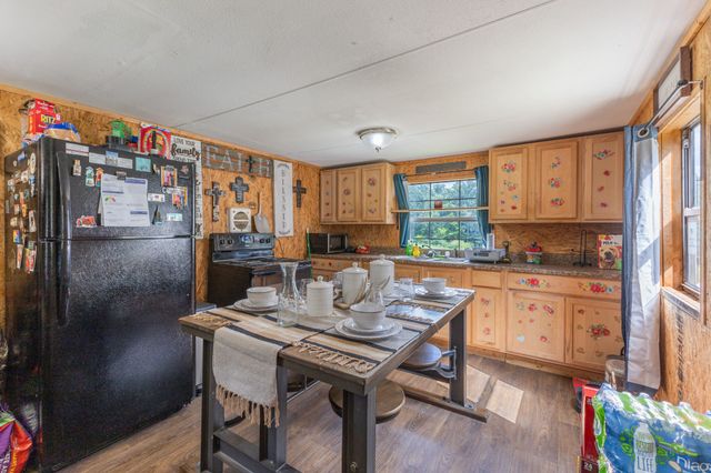 1013 Valencia Ct, Ashland City, TN 37015