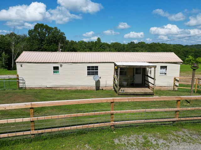 1013 Valencia Ct, Ashland City, TN 37015