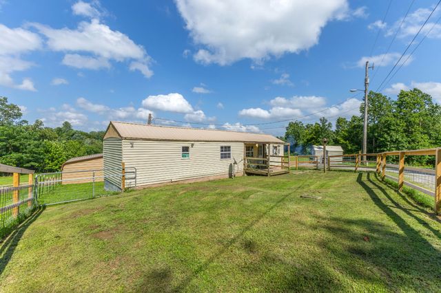 1013 Valencia Ct, Ashland City, TN 37015