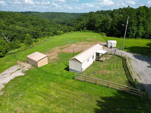 1013 Valencia Ct, Ashland City, TN 37015