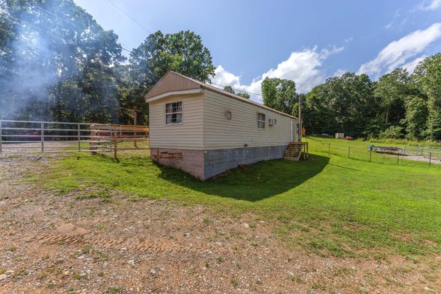 1013 Valencia Ct, Ashland City, TN 37015