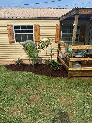 1013 Valencia Ct, Ashland City, TN 37015