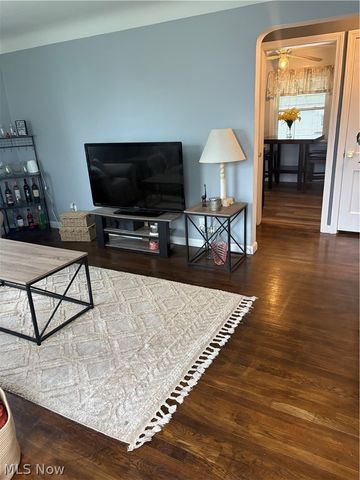 5271 W 49th Street, Parma, OH 44134