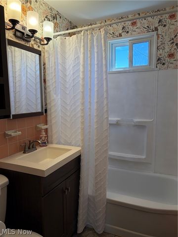 5271 W 49th Street, Parma, OH 44134