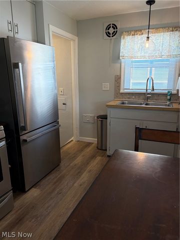5271 W 49th Street, Parma, OH 44134