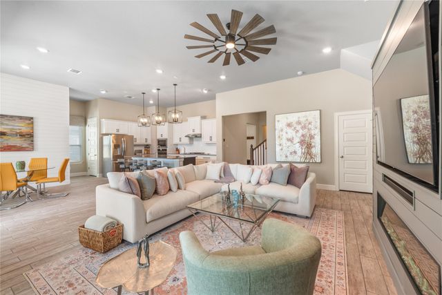 689 Pink Granite BLVD, Dripping Springs, TX 78620