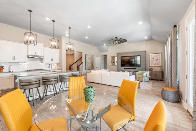 689 Pink Granite BLVD, Dripping Springs, TX 78620