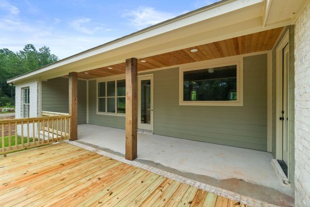 41 Redmont Dr, Sumrall, MS 39482