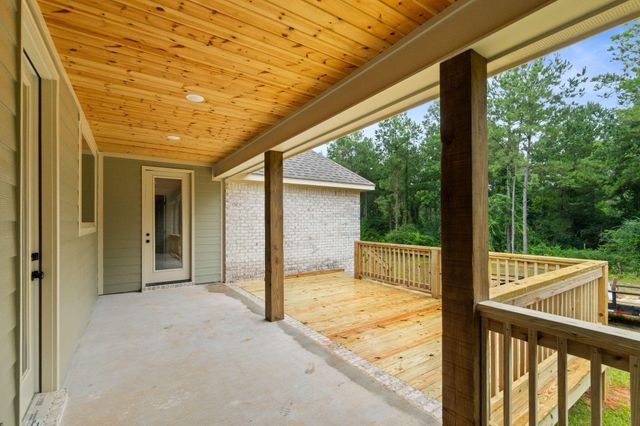 41 Redmont Dr, Sumrall, MS 39482