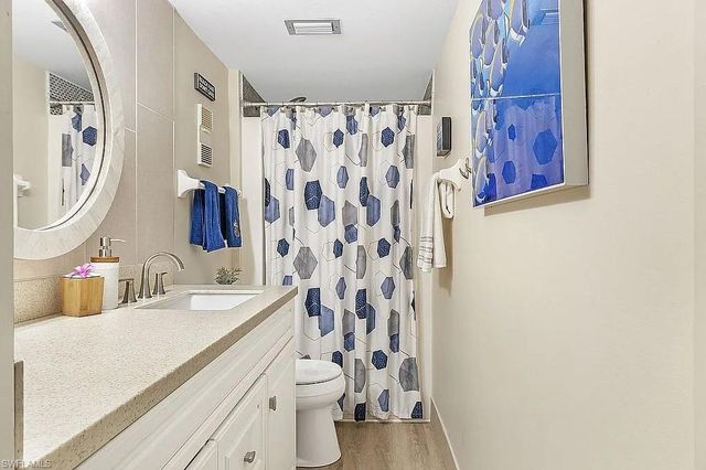 400 Lenell RD 207, Fort Myers Beach, FL 33931