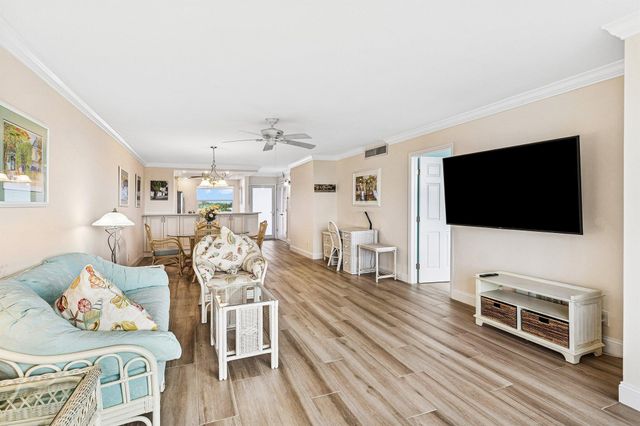 900 Dogwood Drive 538, Delray Beach, FL 33483