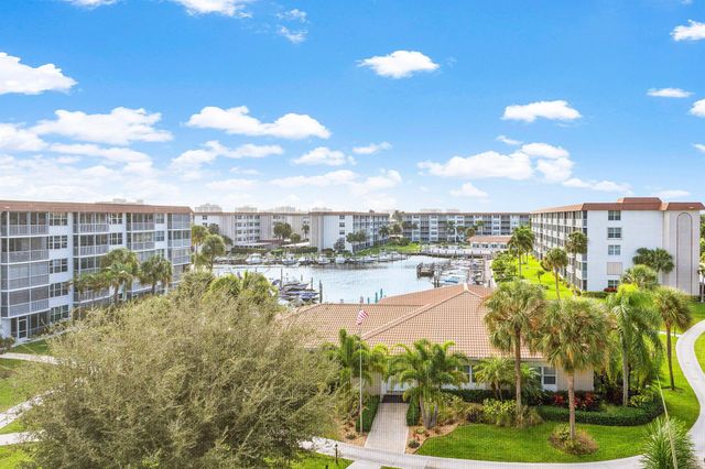 900 Dogwood Drive 538, Delray Beach, FL 33483