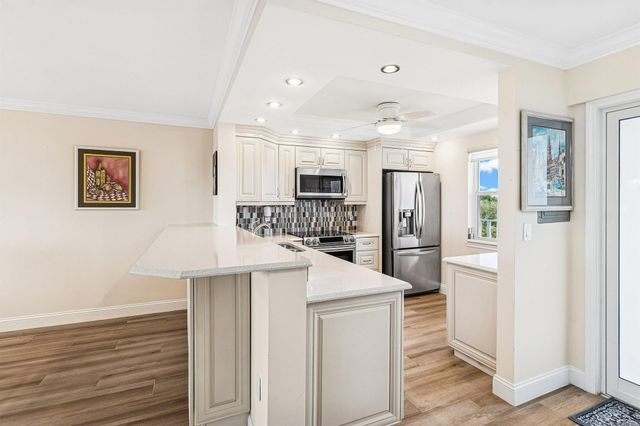 900 Dogwood Drive 538, Delray Beach, FL 33483