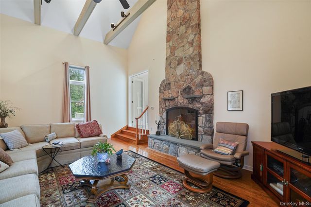 4 Mica Place, Bedford, NY 10506