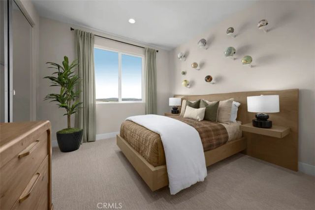 312 Pluto, Irvine, CA 92618