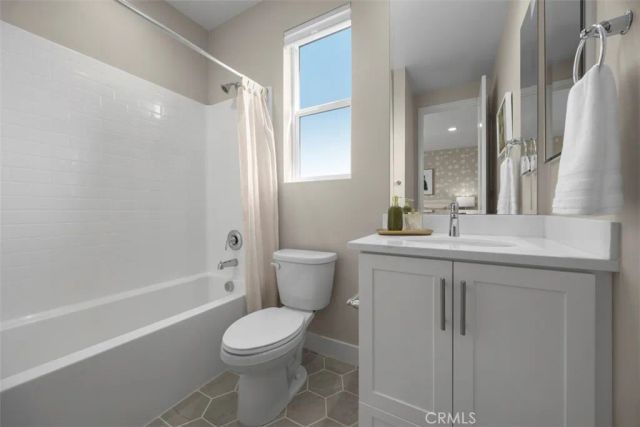 312 Pluto, Irvine, CA 92618