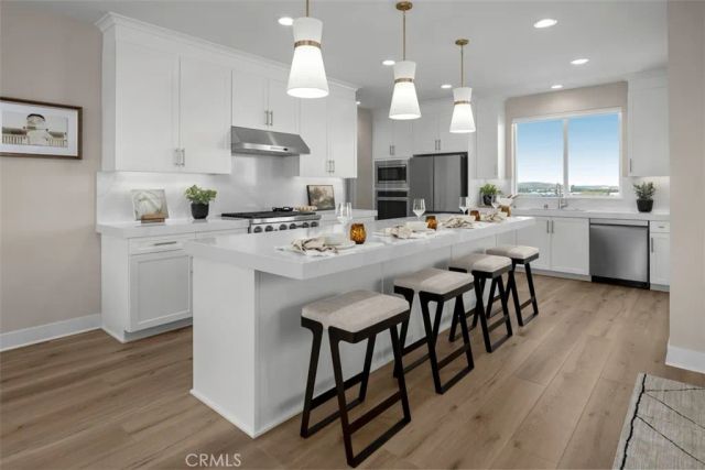 312 Pluto, Irvine, CA 92618