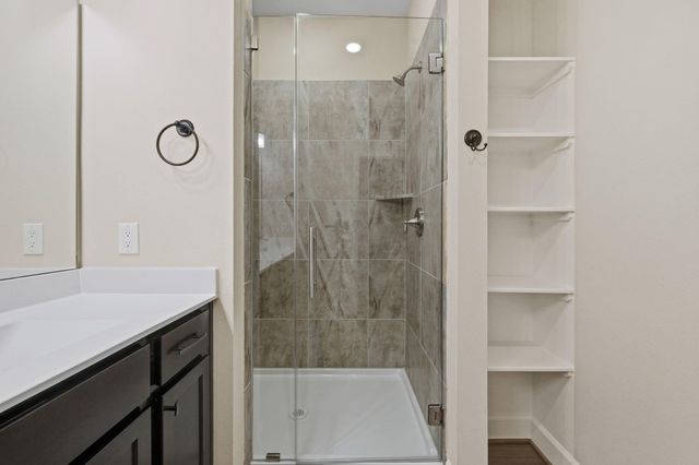 712 Duncan Avenue, Cleveland, TX 77327