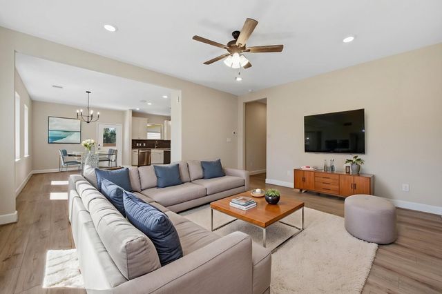 712 Duncan Avenue, Cleveland, TX 77327