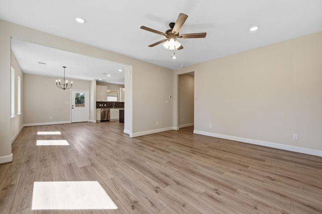 712 Duncan Avenue, Cleveland, TX 77327