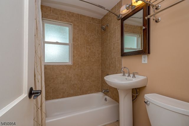 4 Ruth Place, Middlesex Boro, NJ 08846