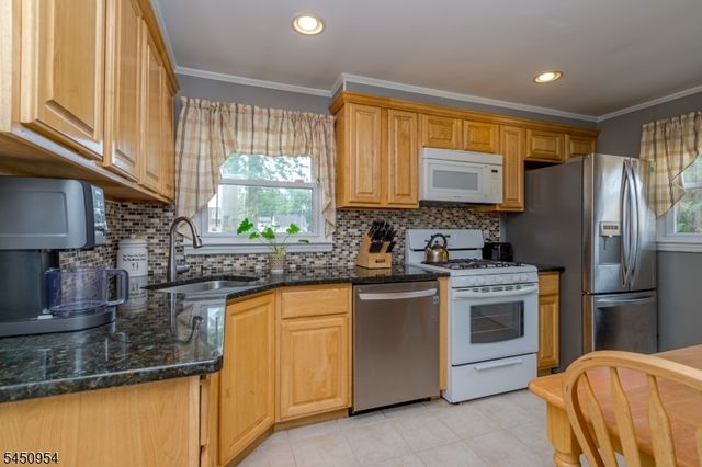 4 Ruth Place, Middlesex Boro, NJ 08846