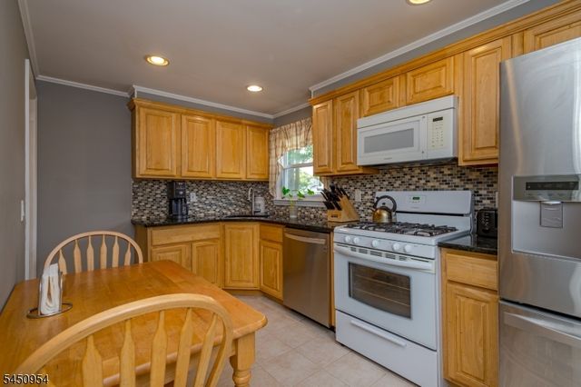 4 Ruth Place, Middlesex Boro, NJ 08846