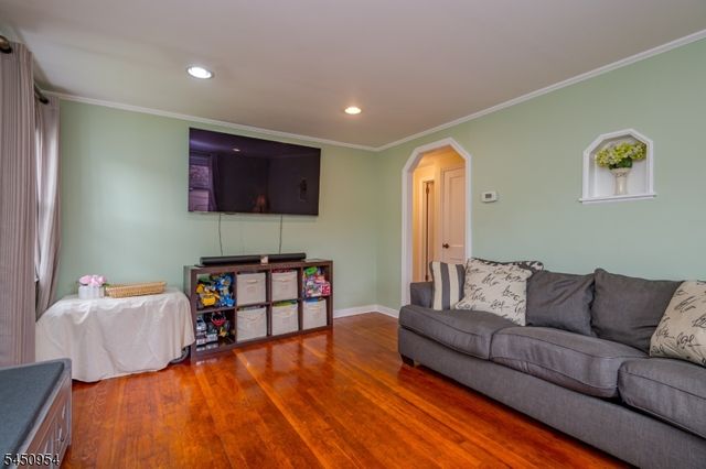 4 Ruth Place, Middlesex Boro, NJ 08846