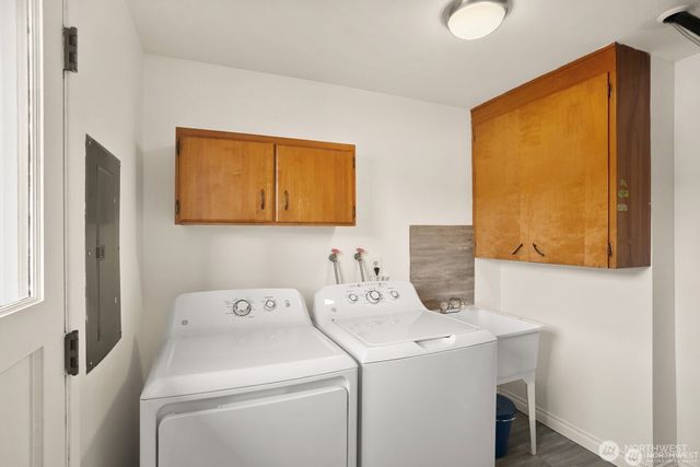 8826 10th Avenue SW, Seattle, WA 98106