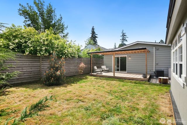 8826 10th Avenue SW, Seattle, WA 98106