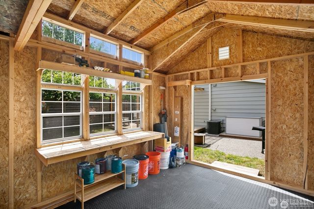 8826 10th Avenue SW, Seattle, WA 98106