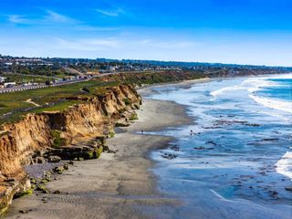 5335 Los Robles Drive, Carlsbad, CA 92008