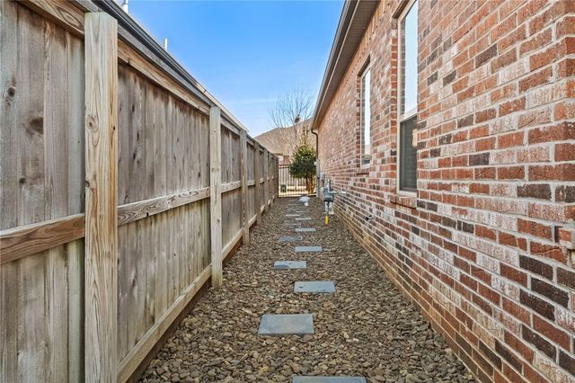 2608 SW Nottingham Avenue, Bentonville, AR 72713