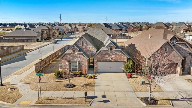 2608 SW Nottingham Avenue, Bentonville, AR 72713