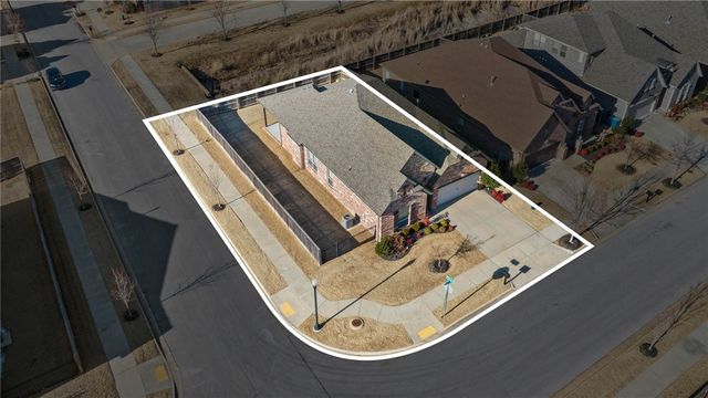 2608 SW Nottingham Avenue, Bentonville, AR 72713