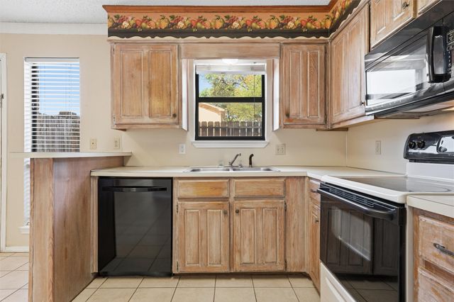 1371 S 11th Street, Waco, TX 76706