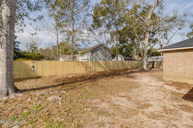 7832 Hilo Place, Diamondhead, MS 39525