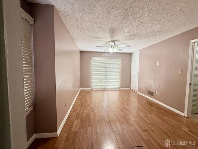 1 Carriage Place, Edison, NJ 08820